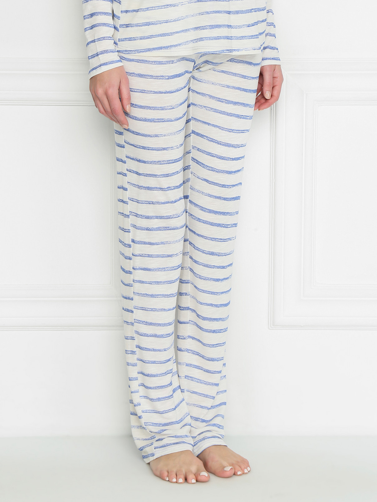 Пижама из вискозы в полоску Rosapois  –  Общий вид  – Цвет:  Белый