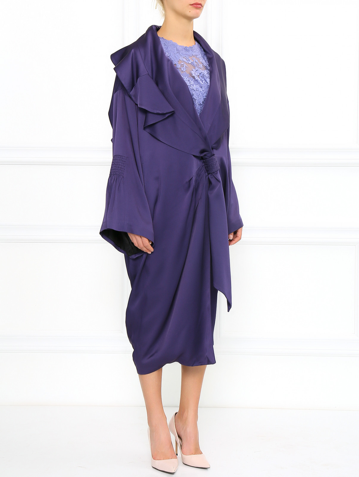 Пальто с декоративной застежкой с отверстиями в рукавах John Galliano  –  Модель Общий вид  – Цвет:  Фиолетовый