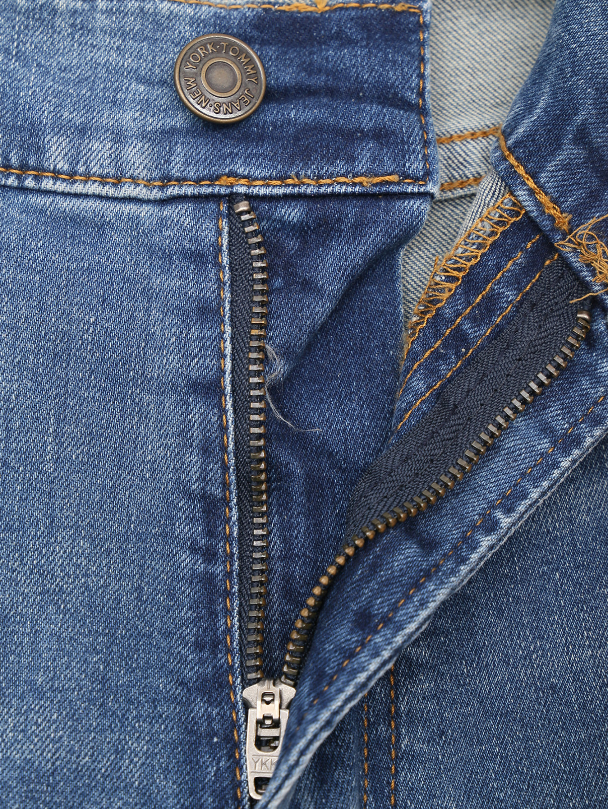 Джинсы прямого кроя с потертостями Tommy Jeans  –  Деталь1  – Цвет:  Синий