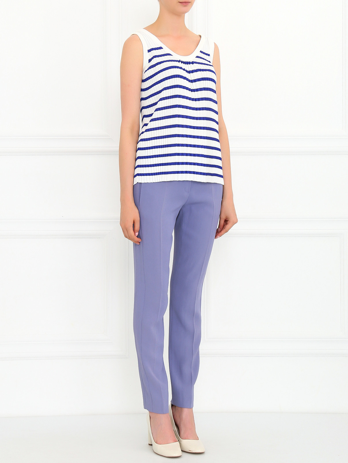 Зауженные брюки с боковыми карманами Emporio Armani  –  Модель Общий вид  – Цвет:  Фиолетовый