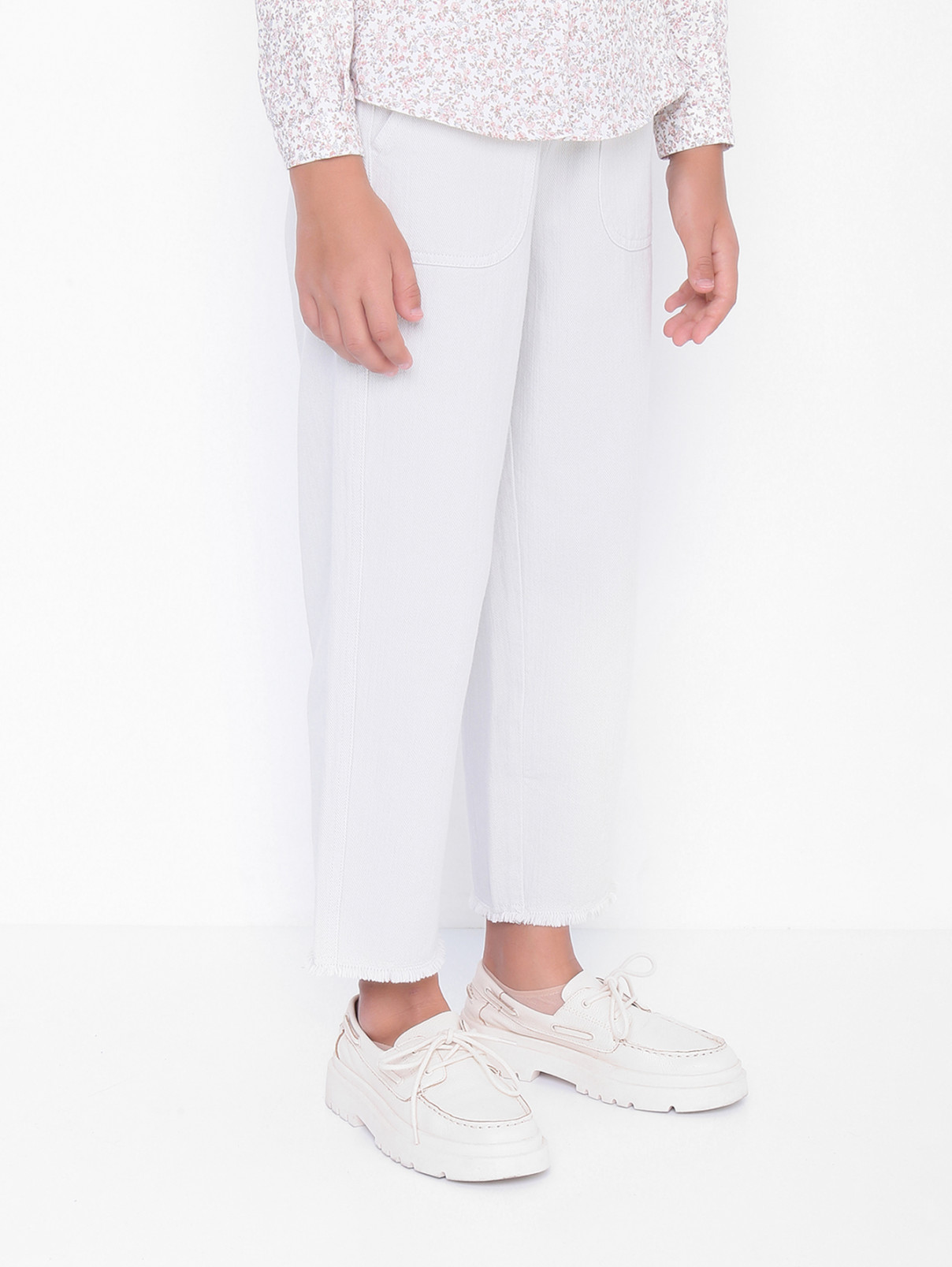 Широкие джинсы на резинке Il Gufo  –  МодельВерхНиз  – Цвет:  Белый
