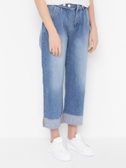 Широкие джинсы с карманами - МодельВерхНиз