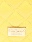 Стеганая сумка с аппликацией на ремне-цепочке Moschino Boutique  –  Деталь