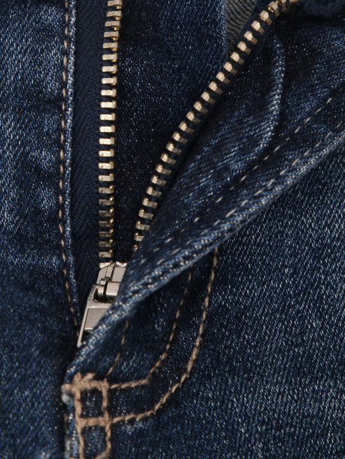 Прямые джинсы с вышивкой - Деталь1