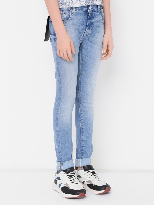 Узкие джинсы с "рваным эффектом" Guess Kids - МодельВерхНиз