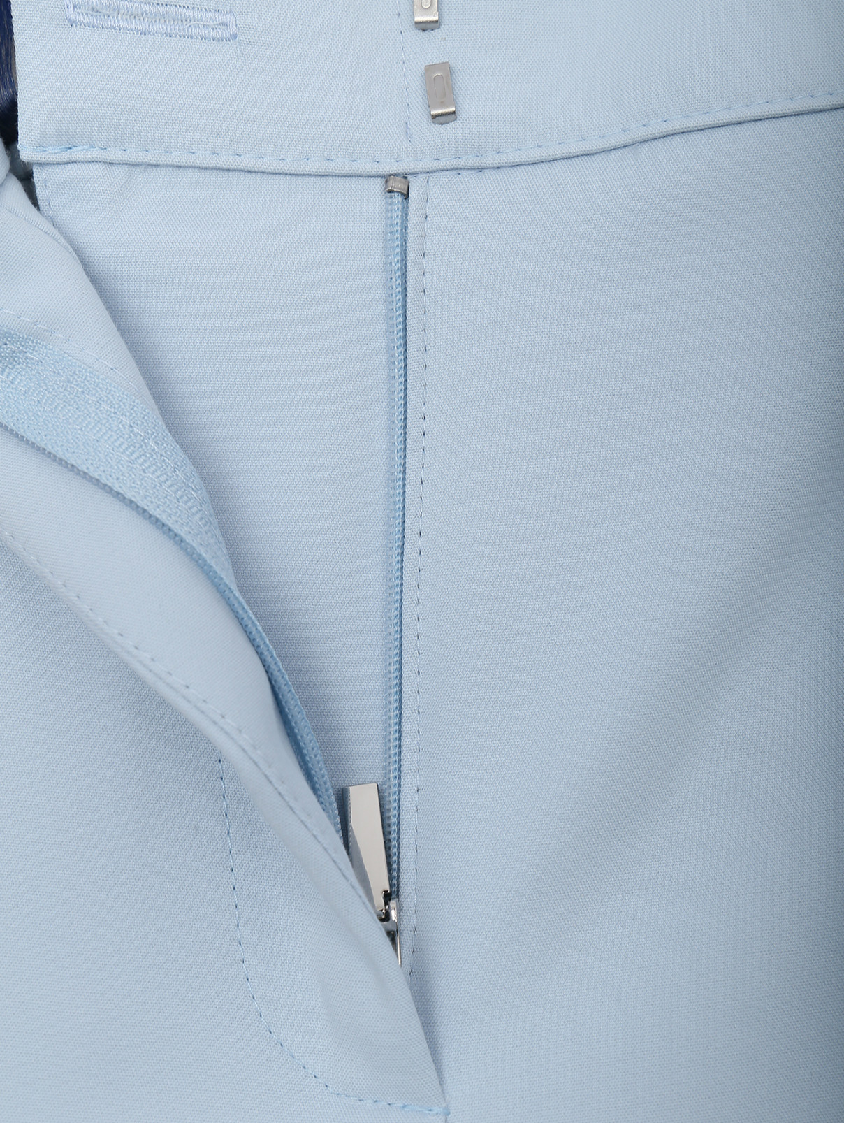 Укороченные брюки из смешанного хлопка Marina Rinaldi  –  Деталь  – Цвет:  Синий