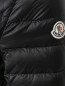 Пуховое пальто с капюшоном на молнии Moncler  –  Деталь1