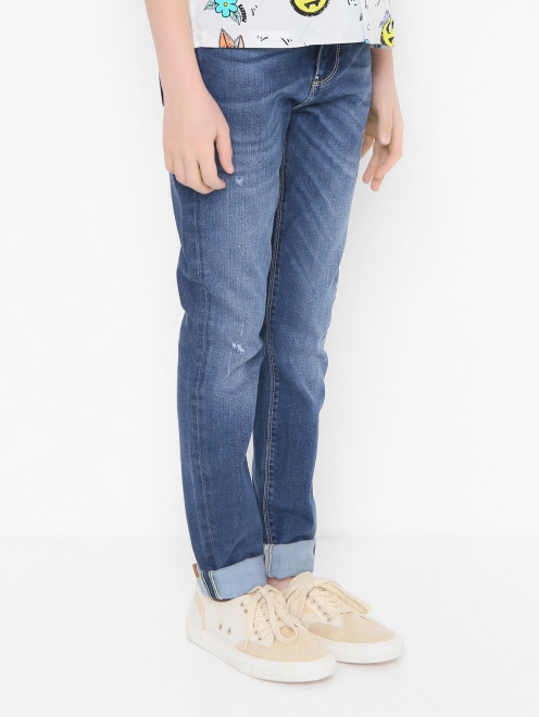 Узкие джинсы с надрезами - МодельВерхНиз