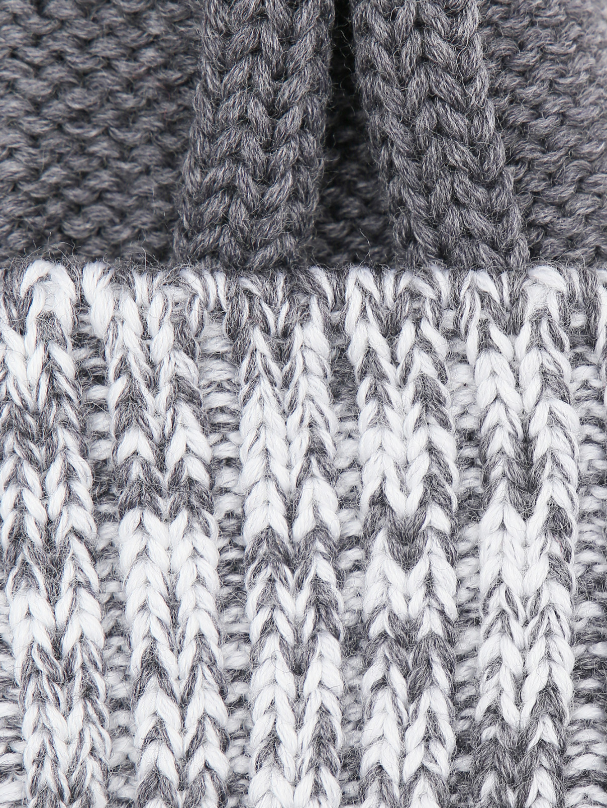 Шапка фактурной вязки с помпоном Catya  –  Деталь1  – Цвет:  Серый