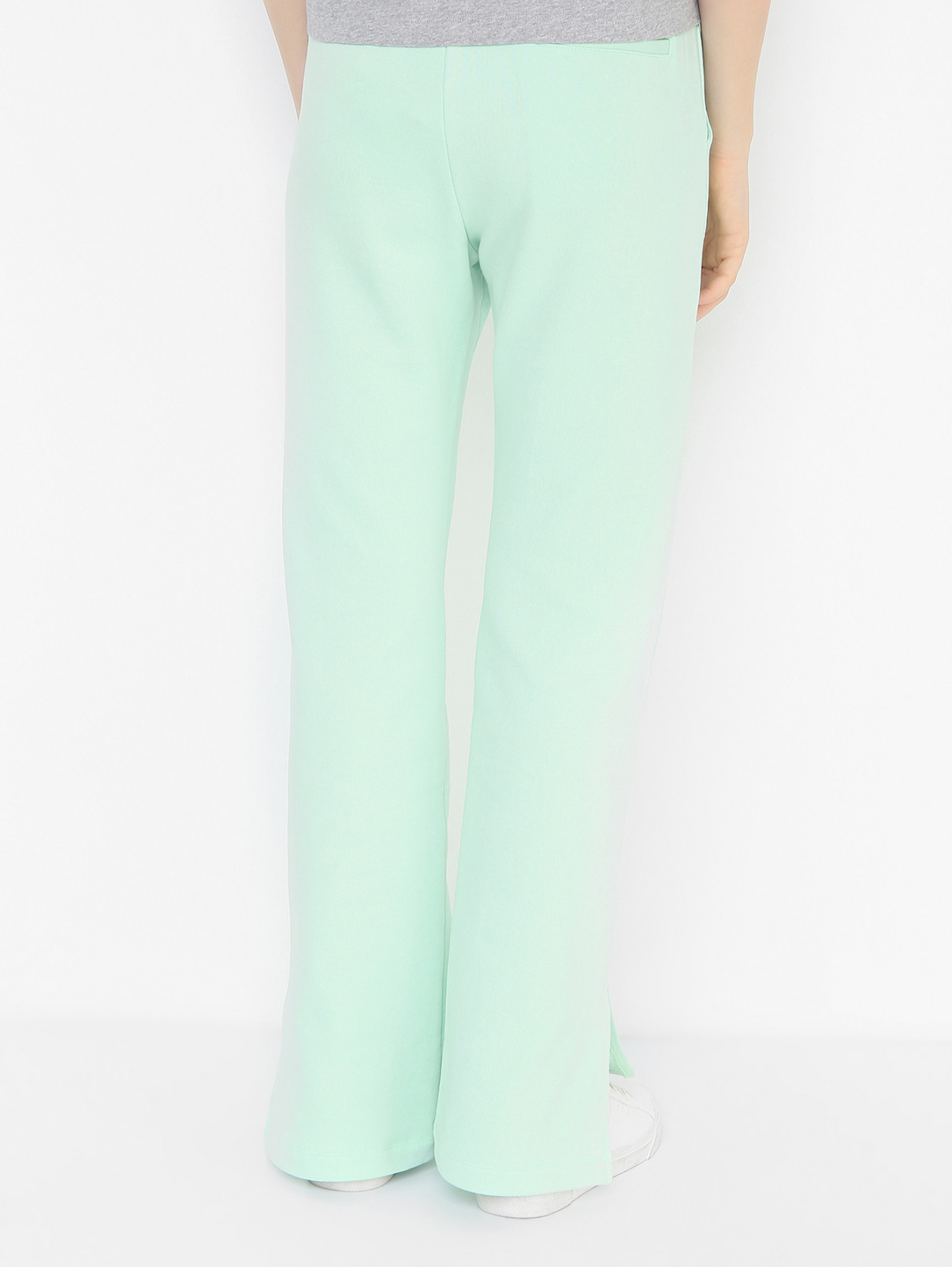 Трикотажные брюки с карманами и вышивкой N21  –  МодельВерхНиз1  – Цвет:  Зеленый
