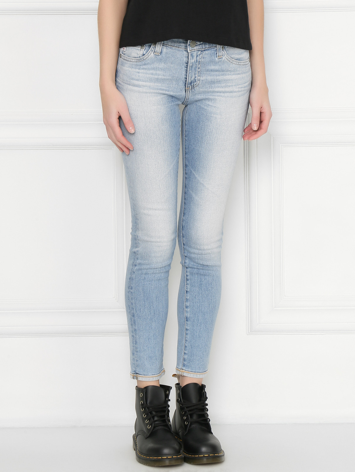 узкие джинсы с потертостями AG Jeans  –  МодельВерхНиз  – Цвет:  Синий