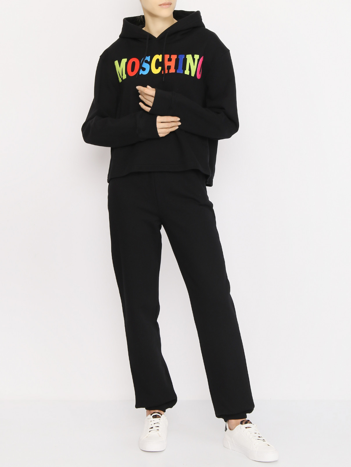 Трикотажные брюки с принтом Moschino  –  МодельОбщийВид  – Цвет:  Черный