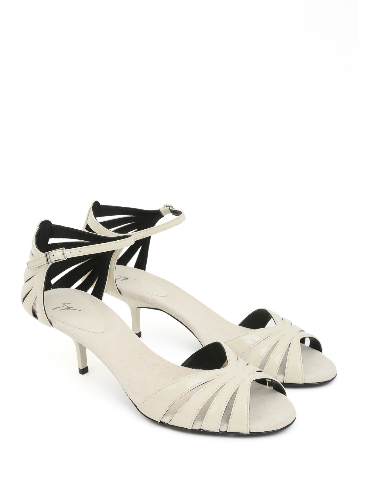 Босоножки из лаковой кожи на контрастном каблуке Giuseppe Zanotti  –  Общий вид  – Цвет:  Белый