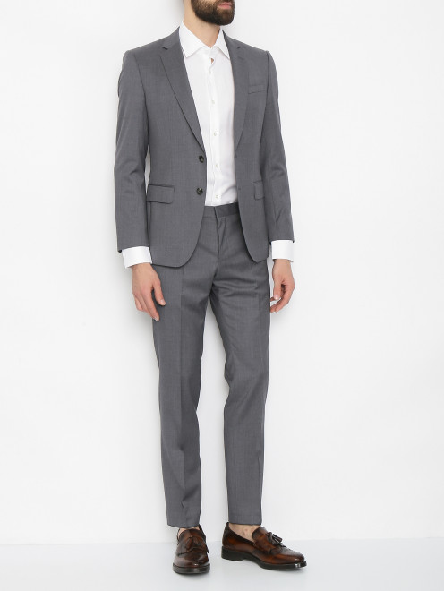Однотонный костюм из шерсти  Hugo Boss - МодельОбщийВид