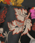 Юбка-мини с цветочным узором и боковыми карманами Alice+Olivia  –  Деталь