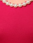 Шерстяной джемпер с жемчужным декоративным ожерельем Moschino Boutique  –  Деталь