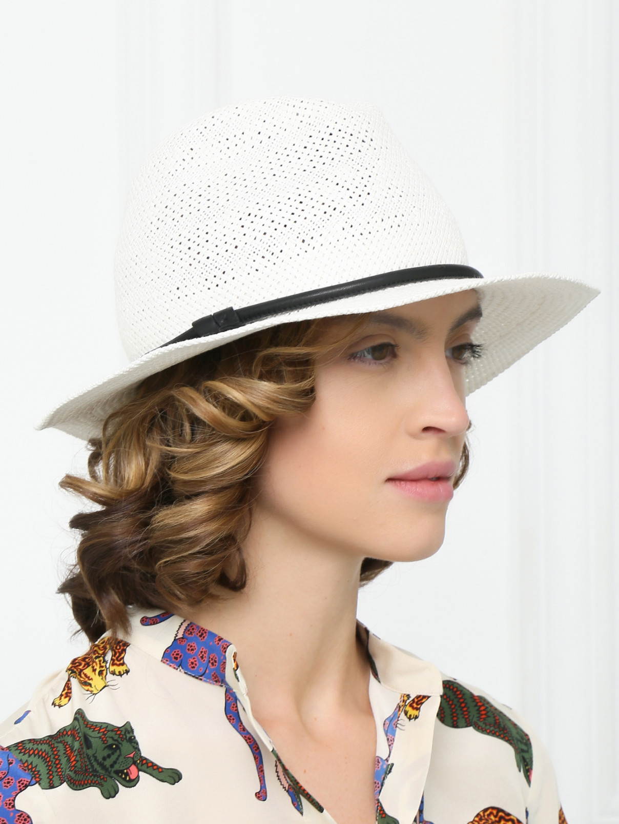 Шляпа с контрастной отделкой Emporio Armani  –  Модель Общий вид  – Цвет:  Белый