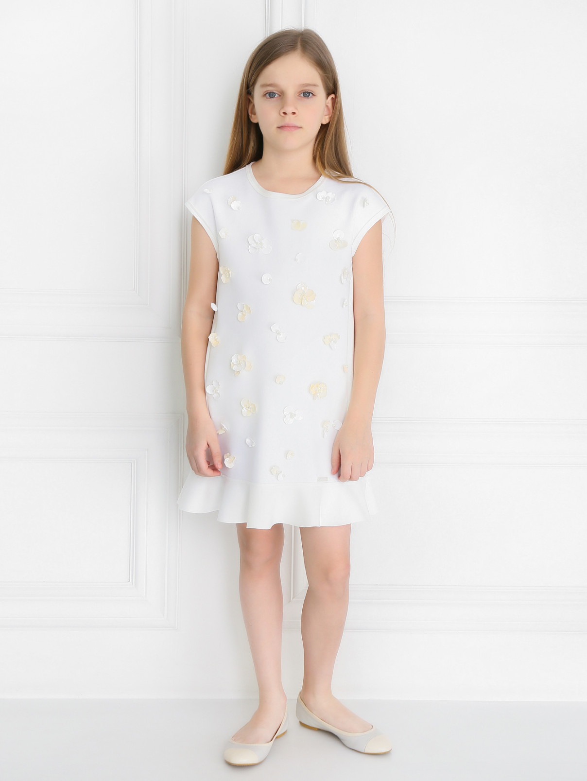 Платье из неопрена с оборкой MiMiSol  –  Модель Общий вид  – Цвет:  Белый