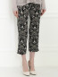 Укороченные брюки из шелка с цветочным узором Tara Jarmon  –  Модель Верх-Низ