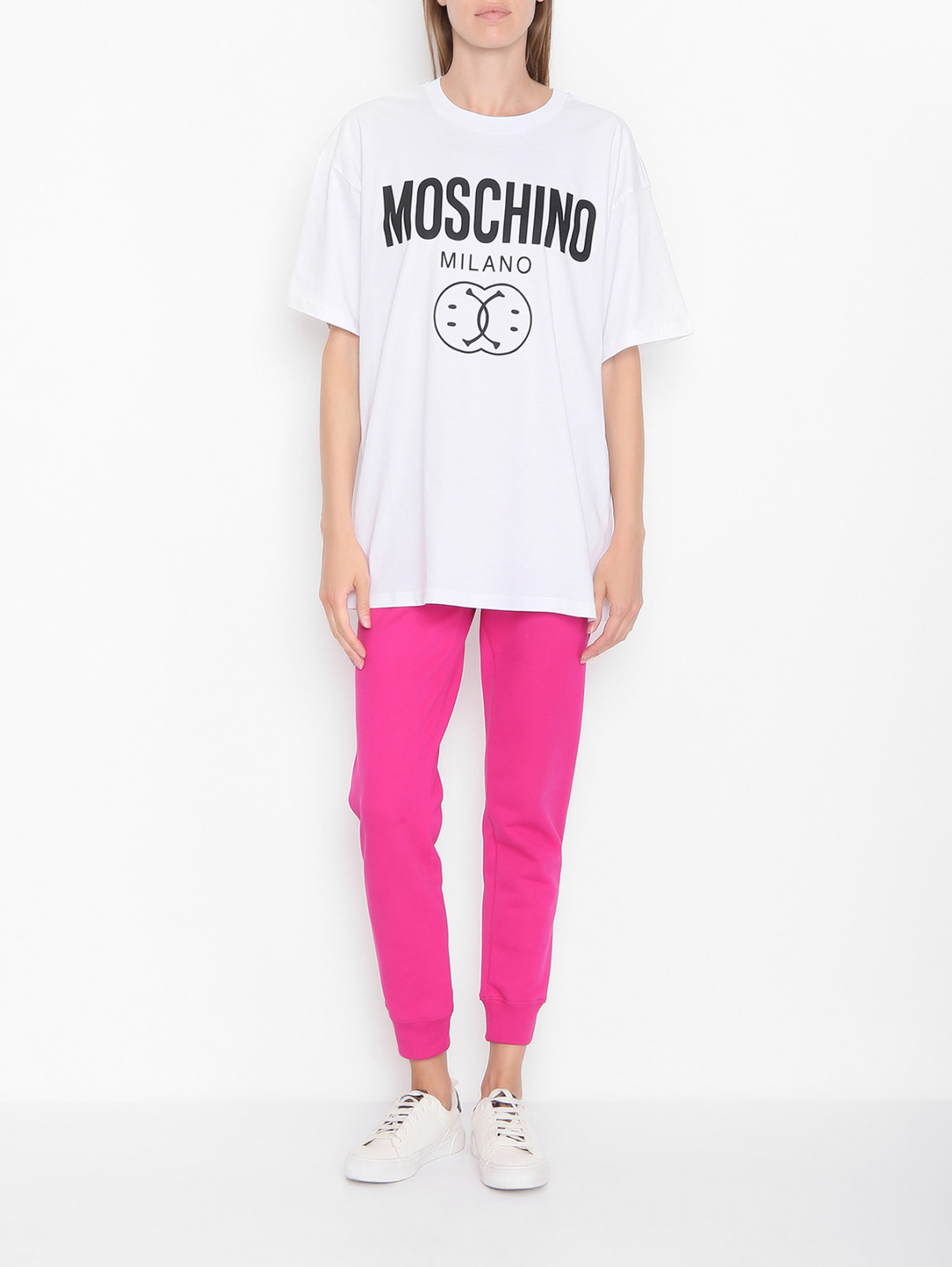 Брюки из хлопка на резинке с принтом Moschino  –  МодельОбщийВид  – Цвет:  Розовый