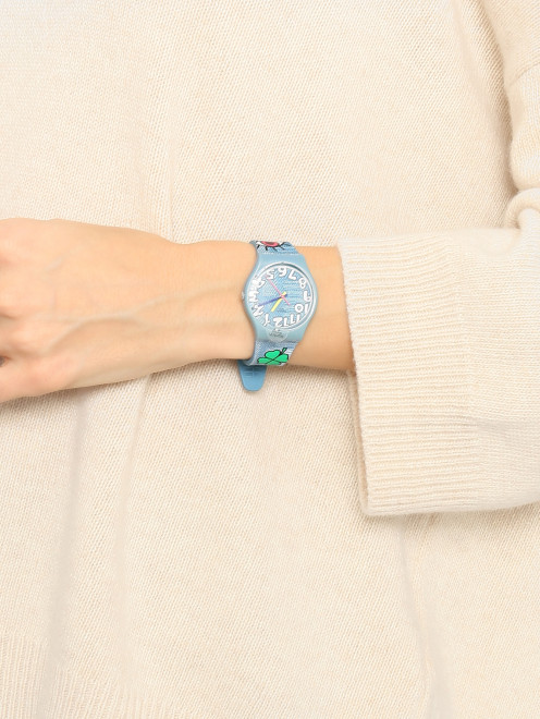 Кварцевые часы с узором Swatch - МодельОбщийВид