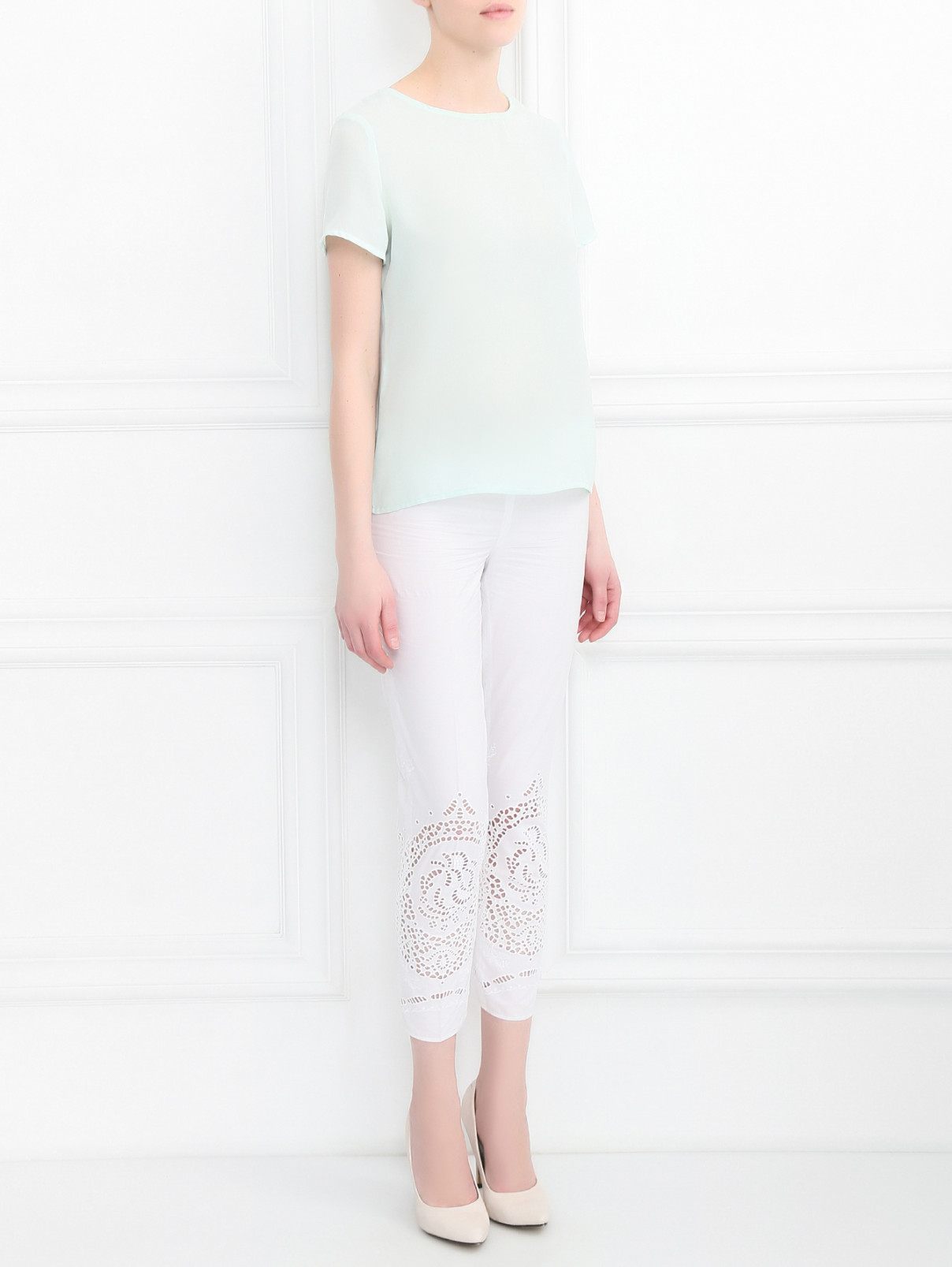 Укороченные брюки из хлопка с вышивкой Philosophy di Alberta Ferretti  –  Модель Общий вид  – Цвет:  Белый