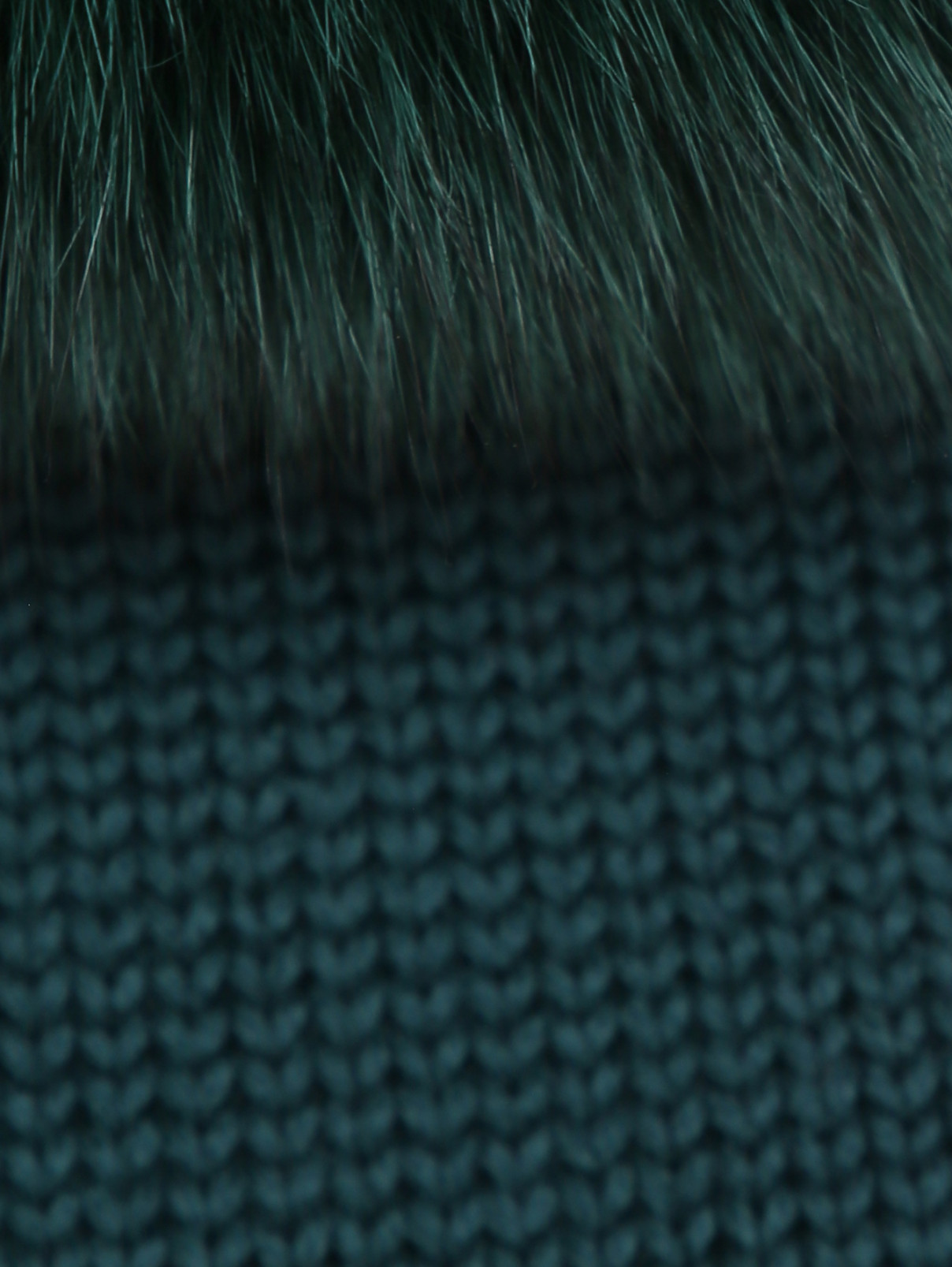 Шарф-снуд с отделкой натуральным мехом Catya  –  Деталь  – Цвет:  Зеленый