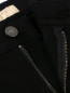 Прямые джинсы из темного денима Burberry  –  Деталь
