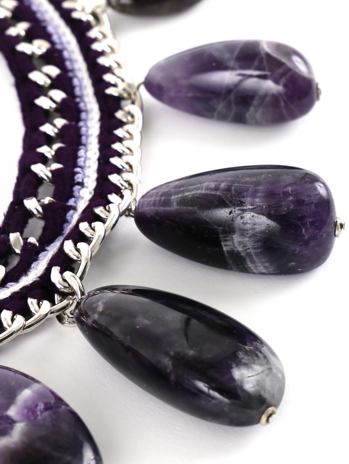 Ожерелье из текстиля и металла декорированное камнями Inga Kazumyan  –  Деталь  – Цвет:  Фиолетовый