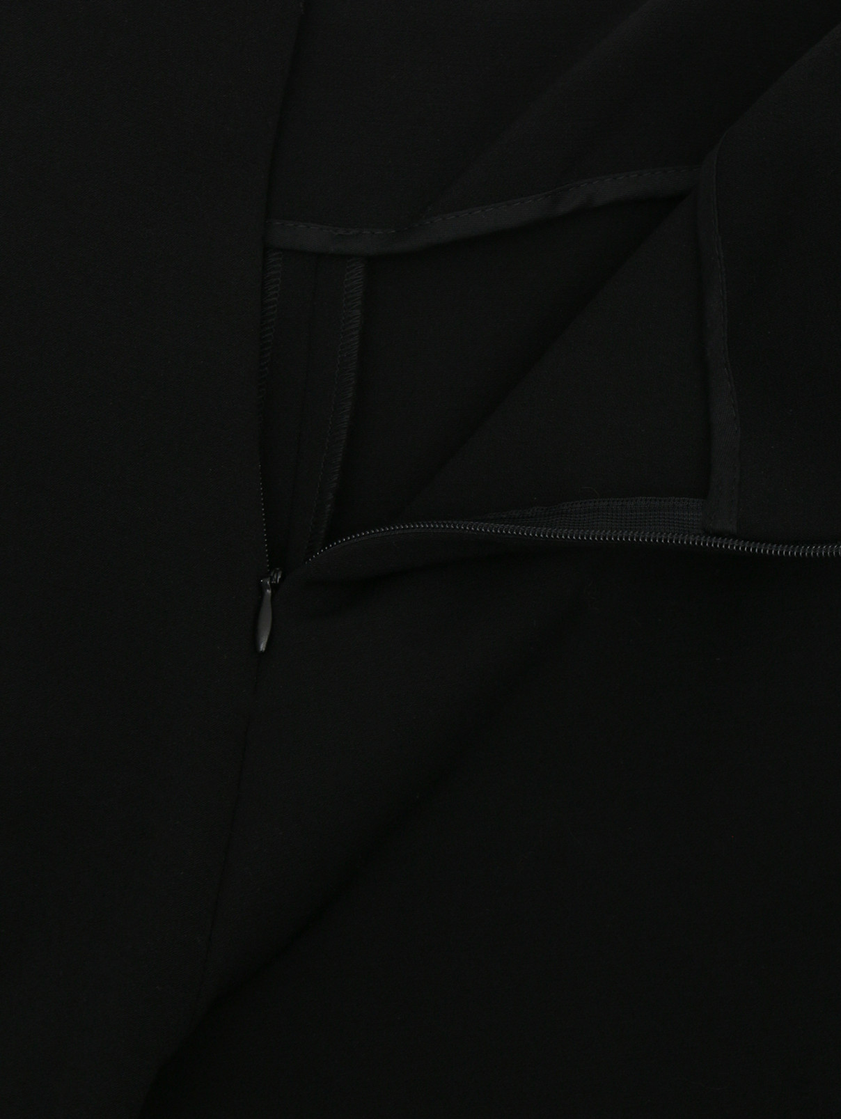 Укороченные брюки JO NO FUI  –  Деталь  – Цвет:  Черный