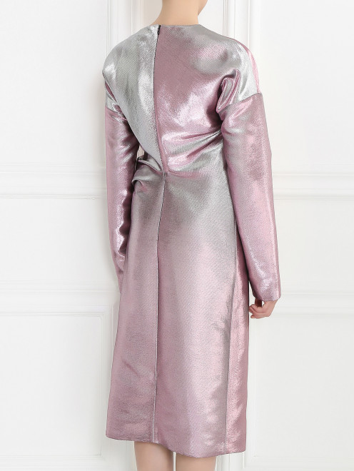 Платье-футляр с драпировкой из ткани с эффектом "металлик" - Модель Верх-Низ1