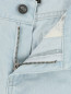 Укороченные джинсы из плотного денима Little Marc Jacobs  –  Деталь