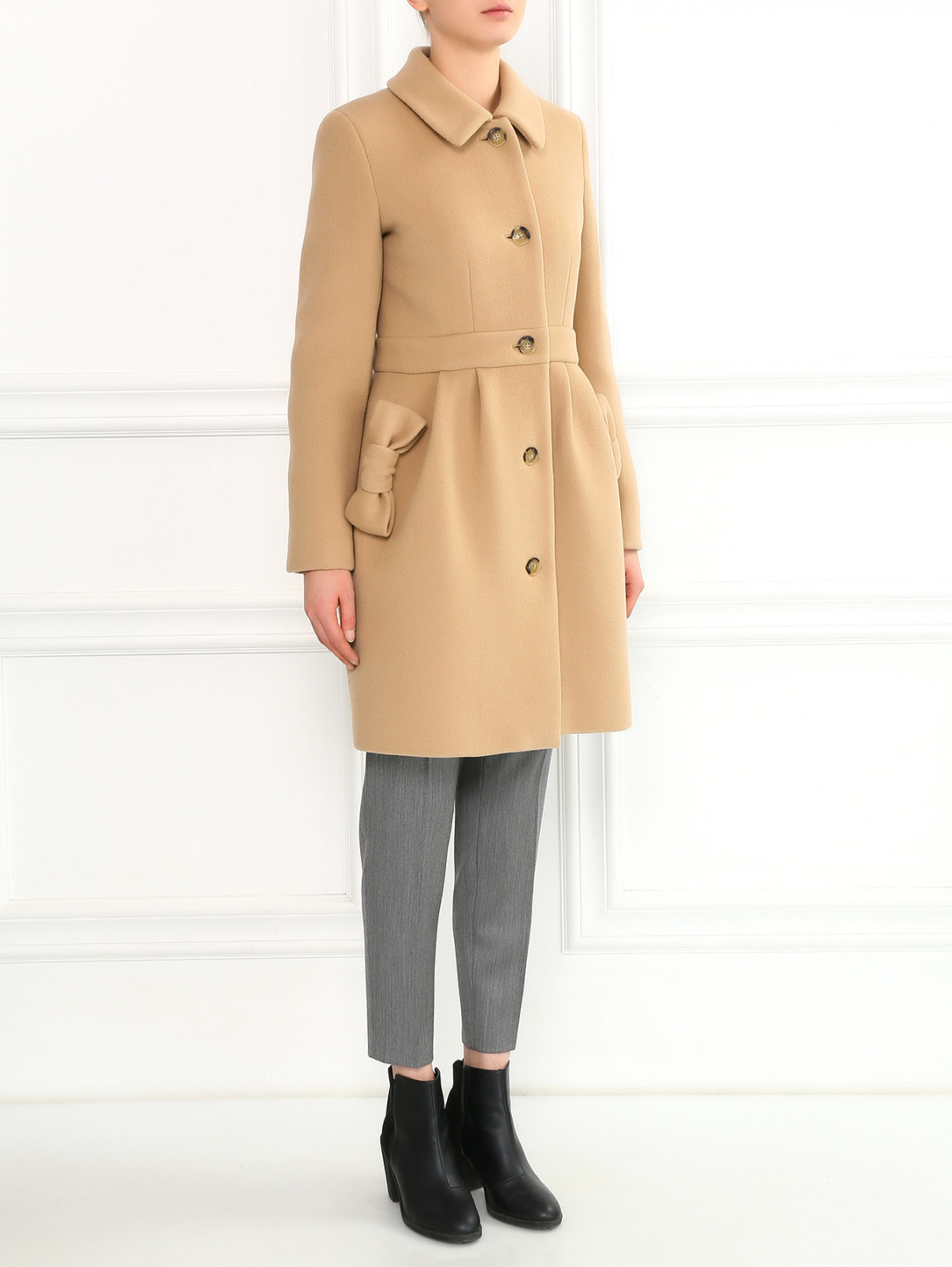 Пальто из шерсти с декоративными бантами Moschino Boutique  –  Модель Общий вид  – Цвет:  Бежевый