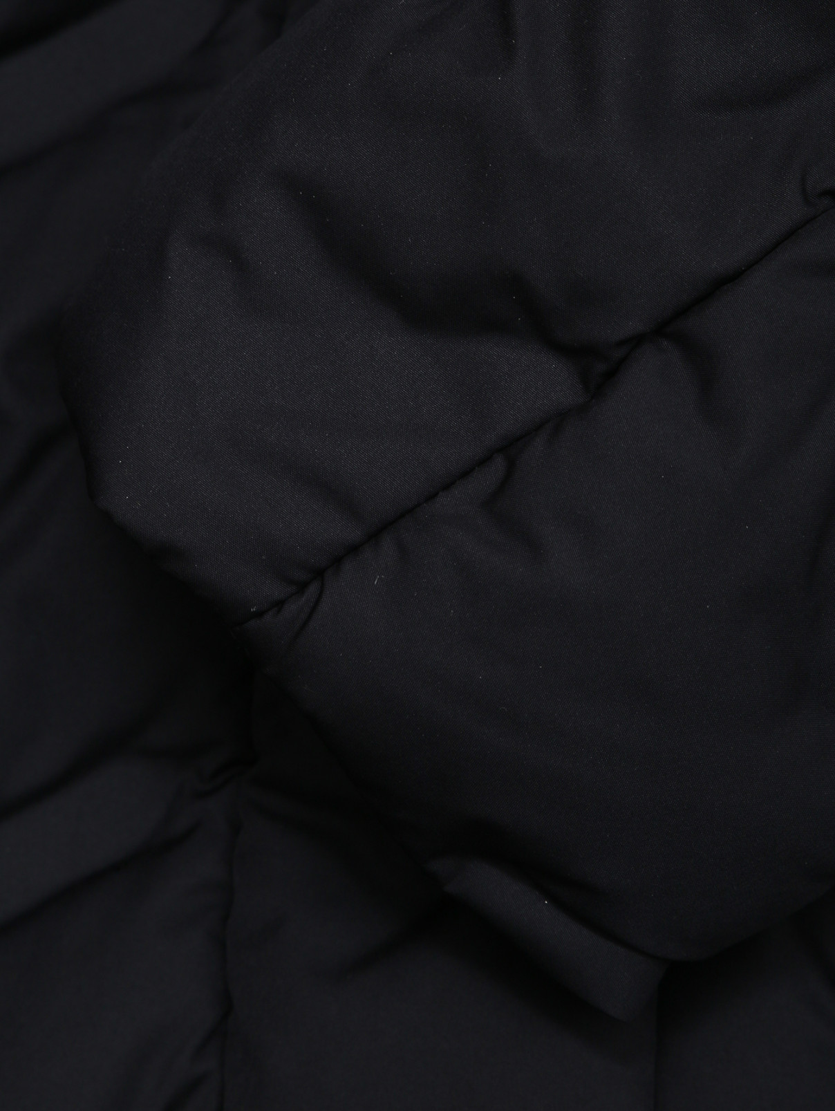 Стеганая куртка с капюшоном и карманами Emporio Armani  –  Деталь1  – Цвет:  Черный