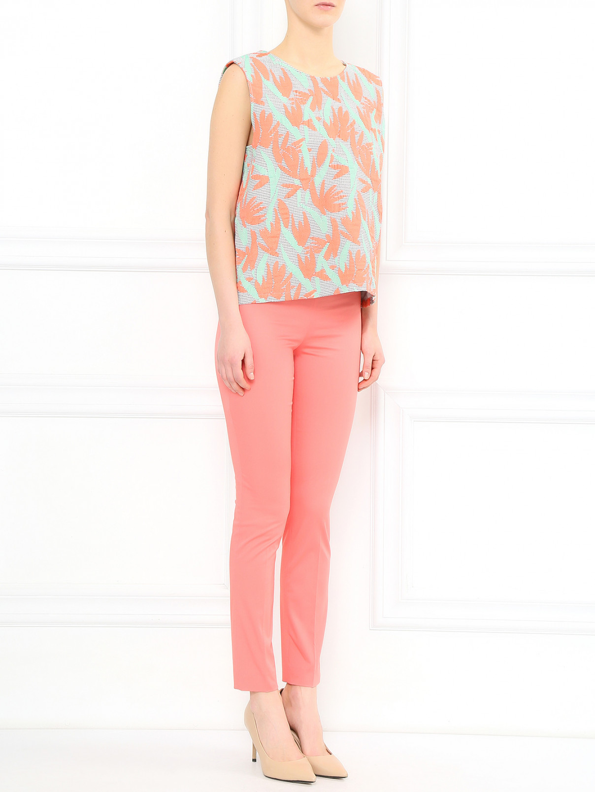 Узкие брюки из хлопка с боковыми карманами Moschino Cheap&Chic  –  Модель Общий вид  – Цвет:  Розовый