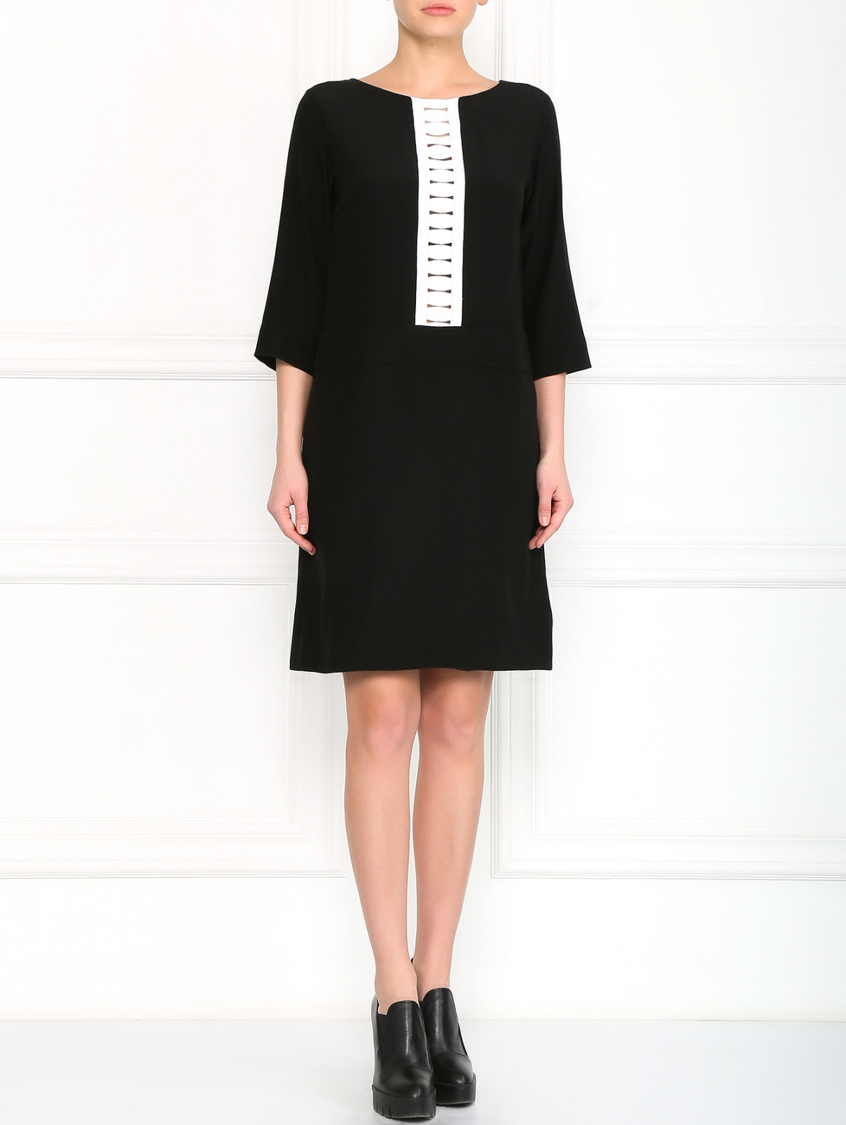 Свободное платье из шелка с контрастным декором Moschino  –  Модель Общий вид  – Цвет:  Черный