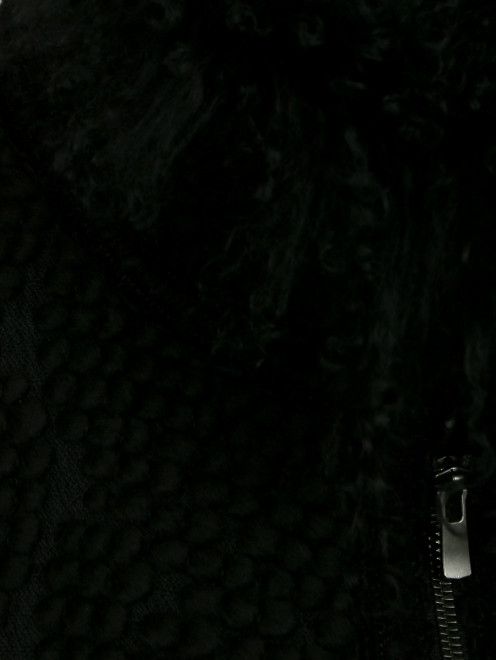 Пальто из фактурной ткани с меховым воротом - Деталь1