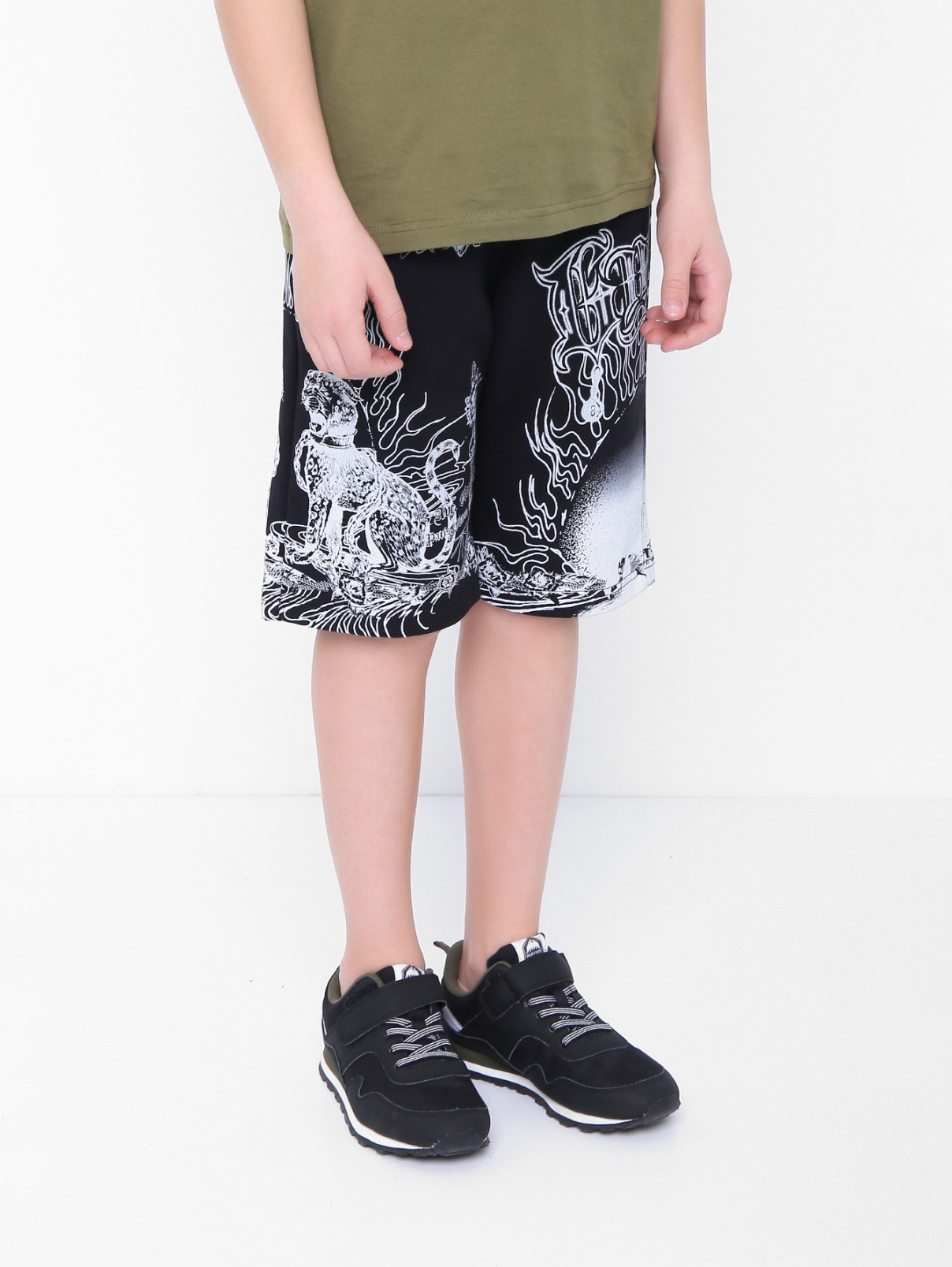 Хлопковые шорты с принтом и карманами Givenchy  –  МодельВерхНиз  – Цвет:  Черный