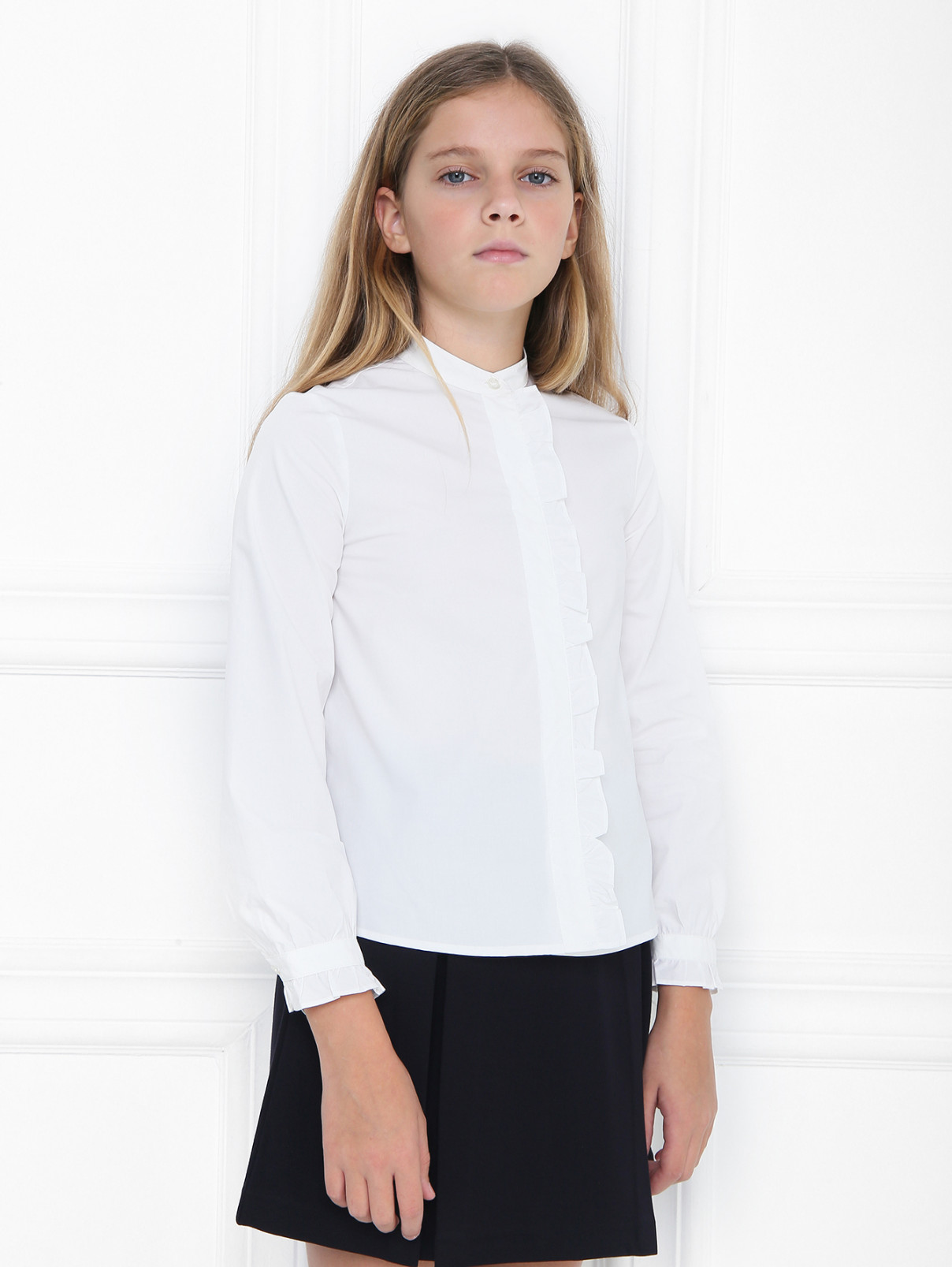 Блуза из хлопка с оборкой на планке Emporio Armani  –  МодельВерхНиз  – Цвет:  Белый