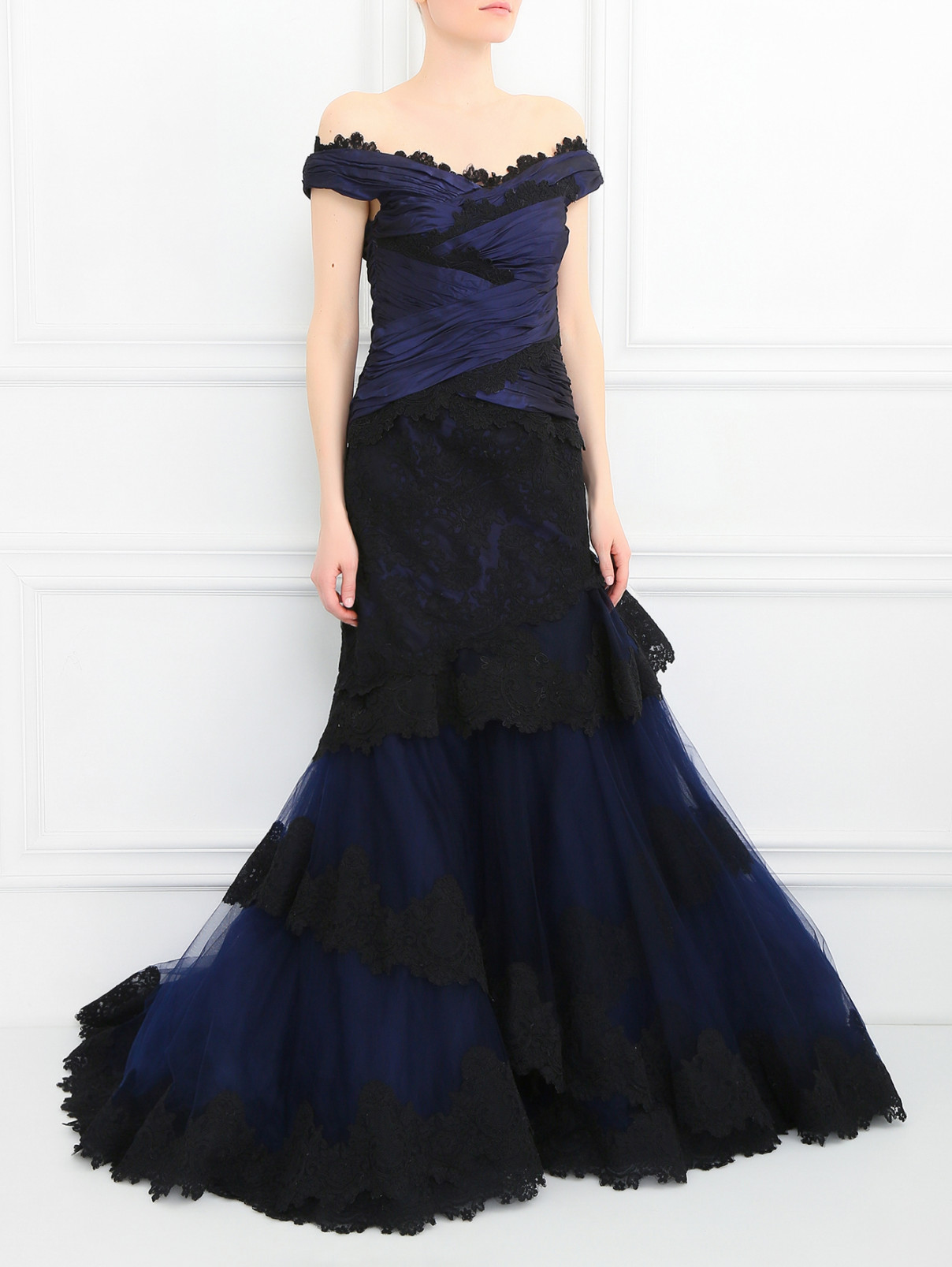 Платье-макси со шлейфом декорированное кружевом Carolina Herrera  –  Модель Общий вид  – Цвет:  Синий