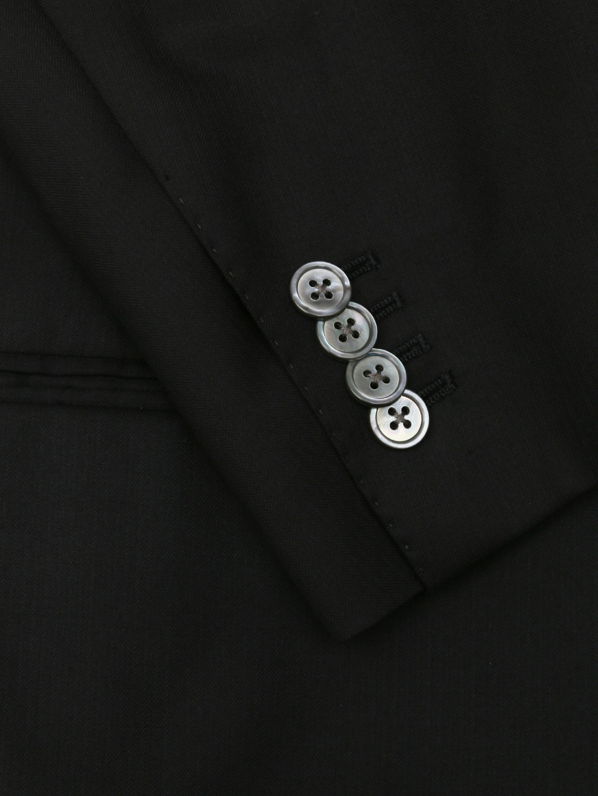 Костюм однобортный из шерсти Corneliani  –  Деталь  – Цвет:  Черный