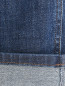 Джинсы из темного денима с карманами Versace Jeans  –  Деталь2