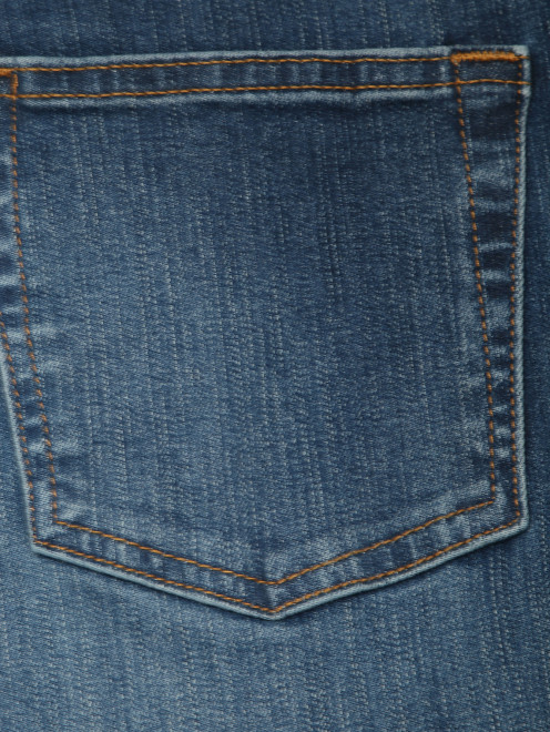Прямые джинсы с карманами  - Деталь