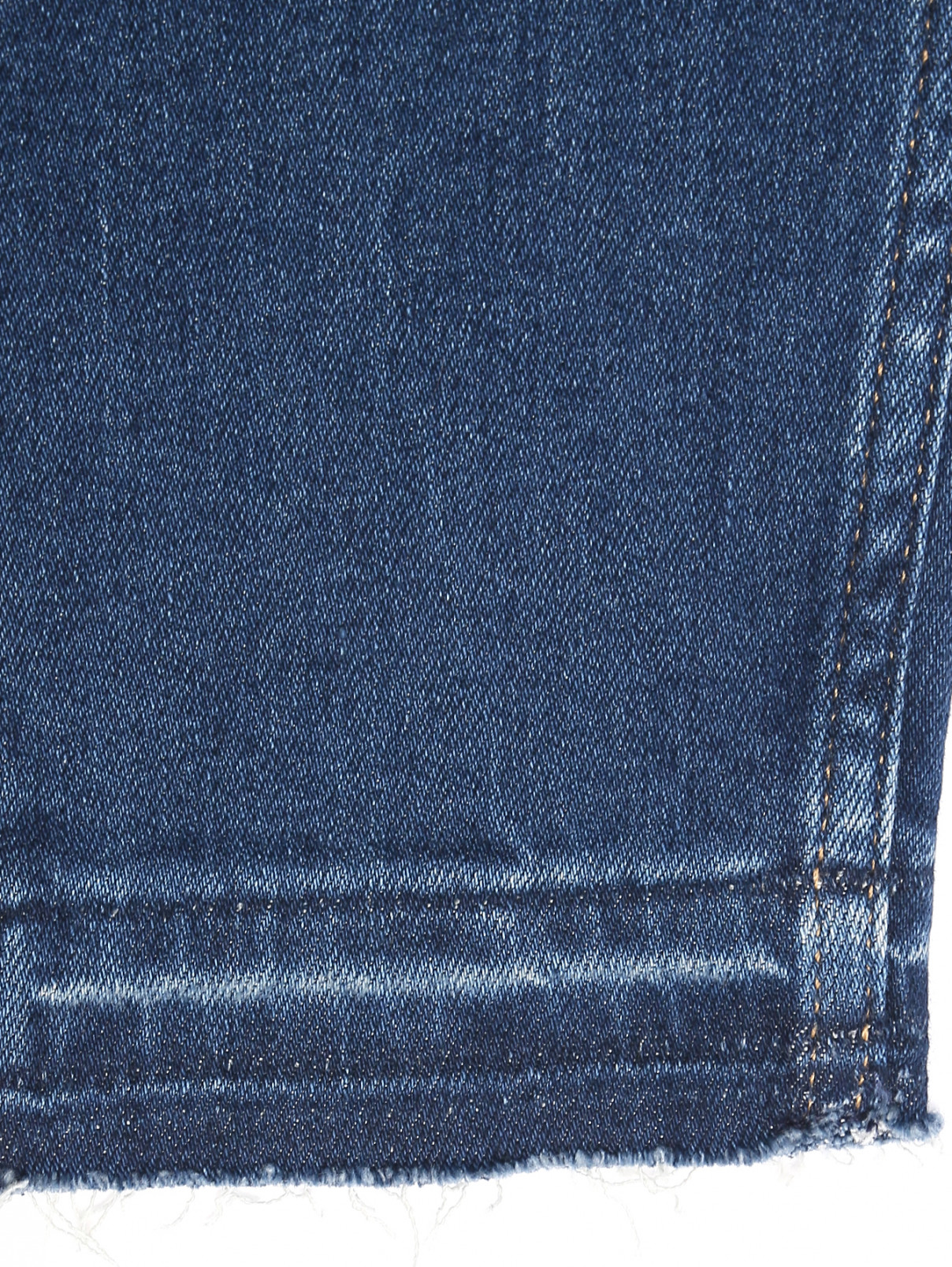 Джинсы зауженного кроя с потертостями и бахромой Tommy Jeans  –  Деталь2  – Цвет:  Синий