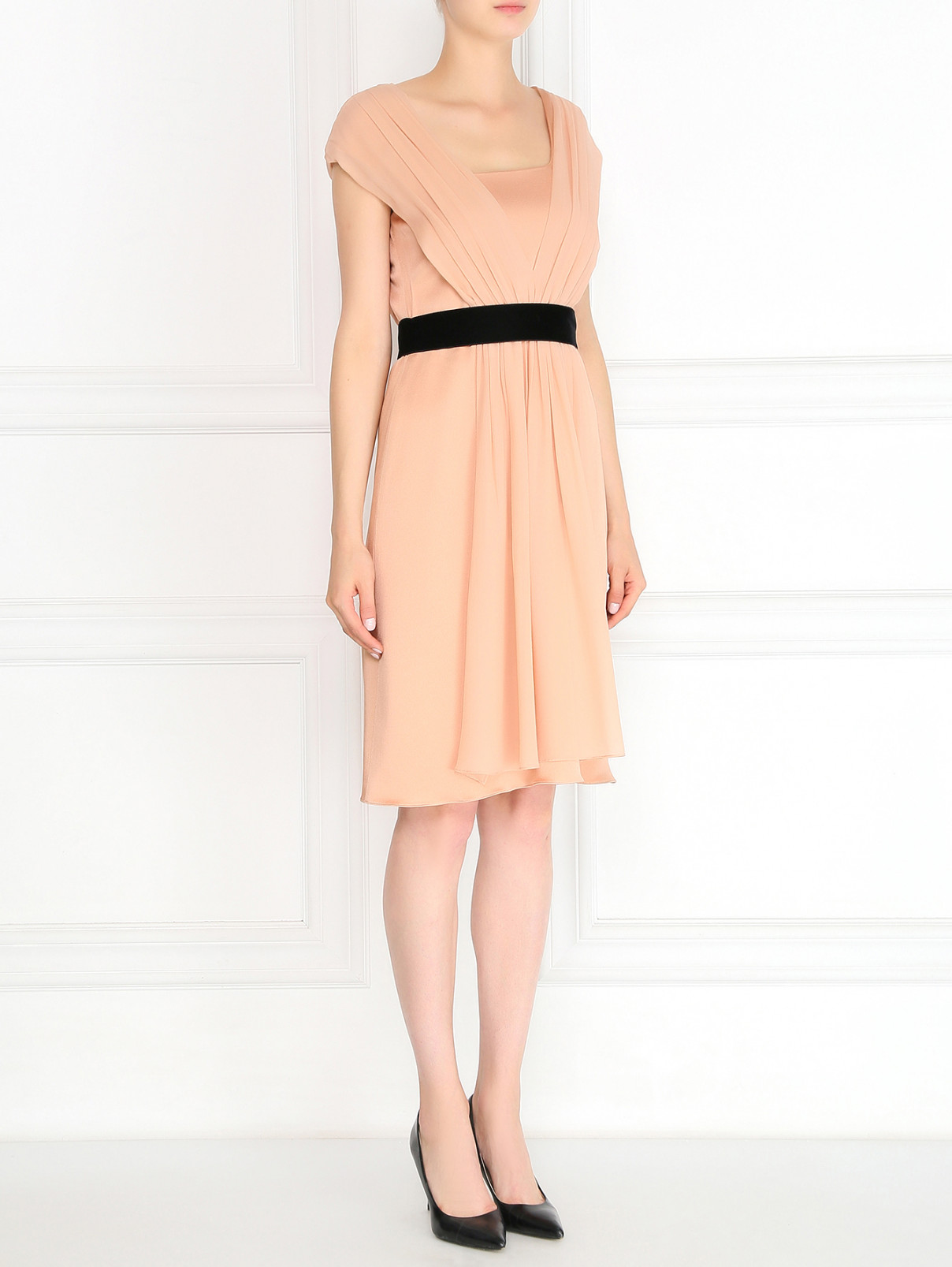 Платье с шелковой драпировкой и контрастным поясом Pianoforte  –  Модель Общий вид  – Цвет:  Розовый