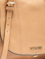 Кожаная сумка с декоративными ремешками и логотипом TWINSET  –  Деталь