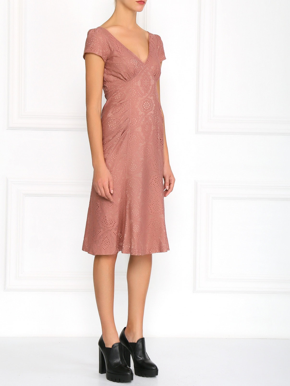 Платье декорированное кружевом Moschino  –  Модель Общий вид  – Цвет:  Розовый