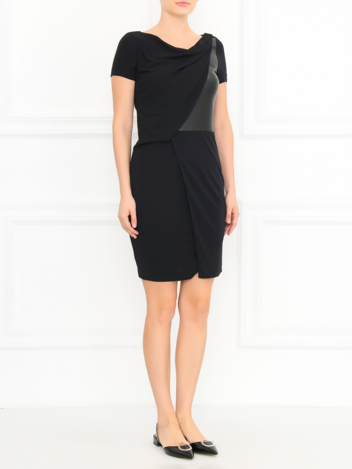Платье-футляр с драпировкой Emporio Armani  –  Модель Общий вид  – Цвет:  Черный