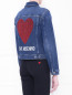 Джинсовая куртка с декором на спине Moschino Love  –  МодельВерхНиз1