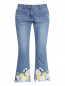Укороченные джинсы с цветочнымм узором Sjyp  –  Общий вид
